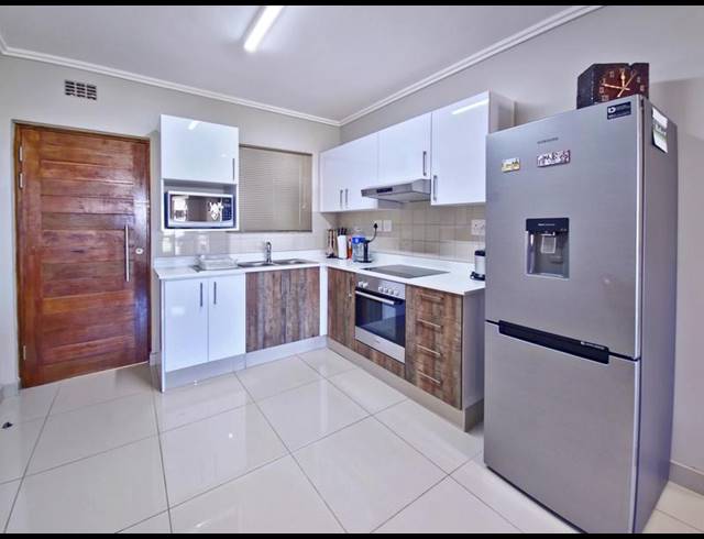 1 BEDROOM APARTMENT FOR SALE IN UMHLANGA RIDGE